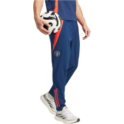 adidas Manchester United Tiro 24 Pr&auml;sentationshose 2024/25 Herren 117A - nindig/brired XS