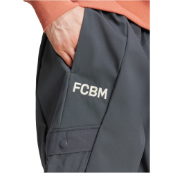 adidas FC Bayern M&uuml;nchen SZN Cargo Jogginghose 2024/25 Herren A0TV - dkgrey XS