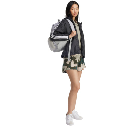 adidas Sportswear Essentials 3-Streifen Camo-Print Cargo...