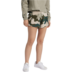 adidas Sportswear Essentials 3-Streifen Camo-Print Cargo...