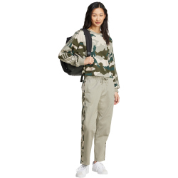 adidas Sportswear Essentials 3-Streifen Camo-Print...