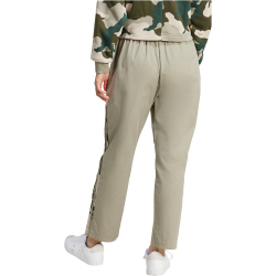adidas Sportswear Essentials Camo-Print 3-Streifen Twill...