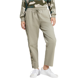 adidas Sportswear Essentials Camo-Print 3-Streifen Twill...