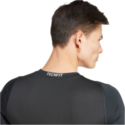 adidas TECHFIT Compression Trainingsshirt Herren 095A - black S