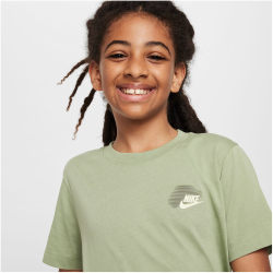 NIKE Sportswear Standard Issue Graphic T-Shirt Jungen