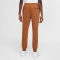NIKE Sportswear Club Jogginghose Herren 281 - lt british tan/safety orange XS