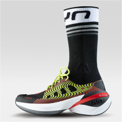 UYN Runners One Laufschuhe Herren B102 - black/red 37