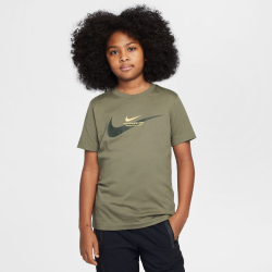 NIKE Sportswear Graphic T-Shirt Jungen 222 - medium olive...