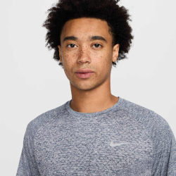 NIKE Stride Dri-FIT ADV kurzarm Laufshirt Herren 437 - thunder blue/htr/reflective silv M