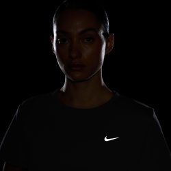 NIKE Tempo Dri-FIT kurzarm Laufshirt Damen 010 - black/reflective silv M