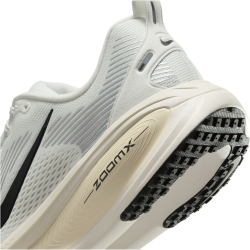NIKE Vomero 18 Laufschuhe Herren 101 - summit white/black-sail-coconut milk 39
