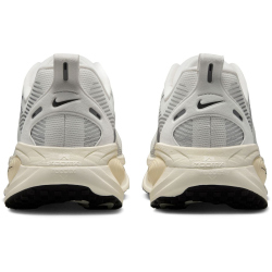NIKE Vomero 18 Laufschuhe Herren 101 - summit white/black-sail-coconut milk 40.5