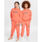 NIKE Club Fleece Jogginghose Kinder 643 - lt wild mango/orange pulse S (128-137 cm)