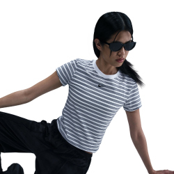 NIKE Sportswear Chill Knit T-Shirt Damen 100 - white M