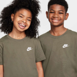 NIKE Sportswear T-Shirt Kinder 222 - medium olive L (147-158 cm)