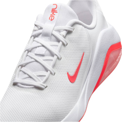 NIKE Bella 7 Fitnessschuhe Damen 101 - white/bright crimson-white 38.5
