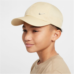 NIKE Club Dri-FIT Metal Swoosh Cap Kinder 783 - team gold