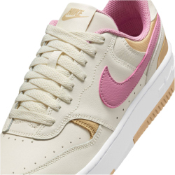 NIKE Gamma Force Sneaker Damen 005 - soft pearl/elemental...
