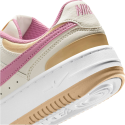 NIKE Gamma Force Sneaker Damen 005 - soft pearl/elemental...
