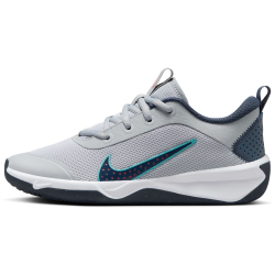 NIKE Omni Multi-Court Hallenschuhe Kinder 010 - wolf...