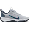 NIKE Omni Multi-Court Hallenschuhe Kinder 010 - wolf grey/thunder blue-bright crimson 38