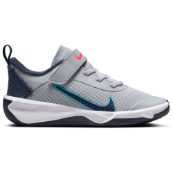 NIKE Omni Multi-Court Hallenschuhe Kinder 010 - wolf grey/thunder blue-bright crimson 31.5