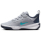 NIKE Omni Multi-Court Hallenschuhe Kinder 010 - wolf grey/thunder blue-bright crimson 31.5