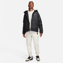 NIKE Sportswear Therma-FIT wasserabweisende Winterjacke Herren 010 - black L