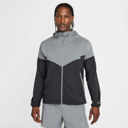 NIKE Impossibly Light Windrunner Laufjacke Herren
