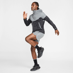NIKE Impossibly Light Windrunner Laufjacke Herren