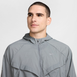 NIKE UV Stride Dri-FIT Laufjacke Herren 084 - smoke grey/smoke grey/reflective silv XL