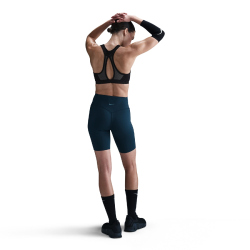 NIKE Universa Medium-Support High-Waist 8" kurze...