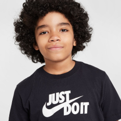 NIKE Sportswear T-Shirt Kinder 010 - black S (128-137 cm)
