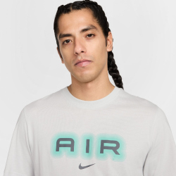 NIKE Sportswear Swoosh Air Graphic T-Shirt Herren 025 - photon dust S