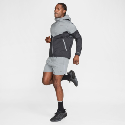 NIKE Challenger Dri-FIT 5" 2in1 Versatile Shorts Herren 084 - smoke grey/dk smoke grey/reflective silv S