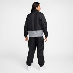 NIKE Club Woven Trainingsanzug Herren 010 - black/smoke grey/lt smoke grey/white XS