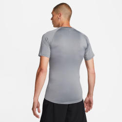 NIKE Pro Dri-FIT Tight kurzarm Fitnessshirt Herren 084 - smoke grey/black XXL