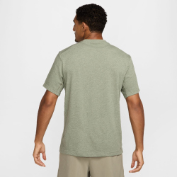 NIKE Dri-FIT Primary kurzarm Fitnessshirt Herren 320 -...