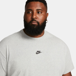 NIKE Sportswear Premium Essentials T-Shirt Herren 063 -...