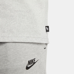 NIKE Sportswear Premium Essentials T-Shirt Herren 063 -...