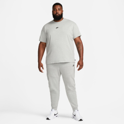 NIKE Sportswear Premium Essentials T-Shirt Herren 063 -...