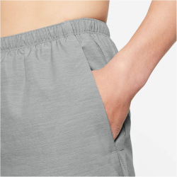 NIKE Challenger 7" Laufshorts Herren 084 - smoke grey/htr/reflective silv L