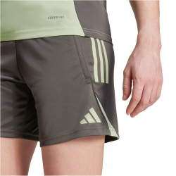 adidas Real Madrid Competition Trainingsshorts 2025/26...