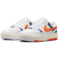 NIKE Gamma Force Sneaker Damen