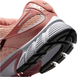 NIKE V5 RNR Sneaker Damen 600 - washed coral/red...