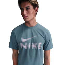 NIKE Hyverse Dri-FIT UV Versatile kurzarm Trainingsshirt...