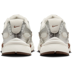 NIKE V5 RNR Sneaker Damen 102 - sail/lt orewood brn-fauna brown-phantom 38.5