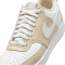 NIKE Court Vision Low Sneaker Herren 200 - lt khaki/white 38.5