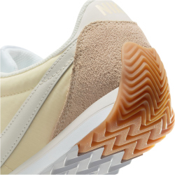 NIKE Pacific Sneaker Damen 104 - muslin/sail-white-safety orange 38.5