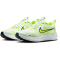 NIKE Cosmic Runner Laufschuhe Kinder 106 - white/black-volt 38.5